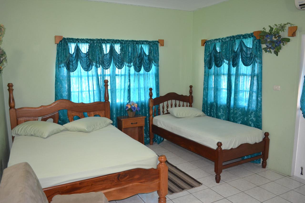 Buccoo Reef View Hotel Ngoại thất bức ảnh